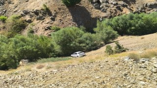 İçerisinde 4 İtalyalının bulunduğu Otomobil uçuruma yuvarlandı: 4 yaralı