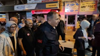 İçişleri Bakanı Ali Yerlikaya 6.1lik depremin yaşandığı Sındırgıda açıklamalarda bulundu