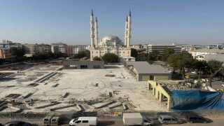 Iğdırda Haydar Aliyev Parkında yapımı devam eden alandaki yıkıma tepki