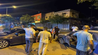 İki otomobilin karıştığı kaza kamerada