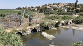 İnatçı filminin çekildiği tarihi taş köprü temizleniyor