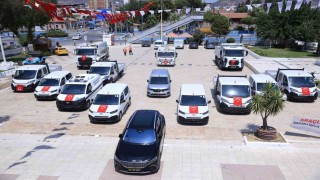 İncirliova Belediyesi 10 yeni hizmet aracını tanıttı