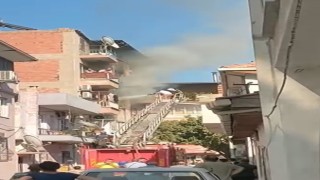 İncirliovada yangın çıktı, 2 kişi dumandan etkilendi