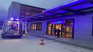 İnek sağarken elektrik akımına kapılan 3 kişi yaralandı