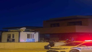 İnşaatta korku dolu anlar: Konteynerin üstünde ceset bulundu