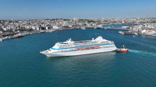 İstanbula Rusların dev yolcu gemisi geldi