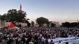 İstanbulda Gazzeye Umut Işığı Ol yürüyüşü: Binlerce kişi Ayasofya Camiine yürüdü