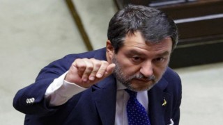 İtalya Başbakan Yardımcısı Salvini: (Macrona) İstiyorsan miğferini ve tüfeğini alıp Ukraynaya gidebilirsin