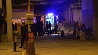 İzinsiz tezgah tartışması kanlı bitti: 2 zabıta memuru yaralandı