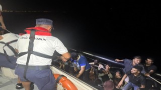 İzmir Menderes açıklarında 18 kaçak göçmen yakalandı