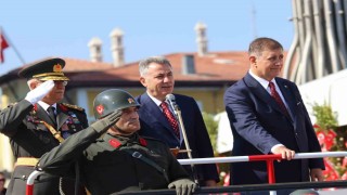 İzmirde 30 Ağustos Zafer Bayramı coşkuyla kutlandı