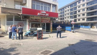 İzmirde bıçaklı kavga: 2 yaralı