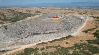 İzmirde mera alanında vahşi depolamada geri adım