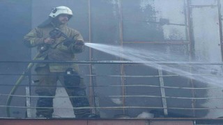 İzmirde mobilya atölyesinde yangın