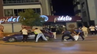 İzmirde polise saldırı anı kamerada