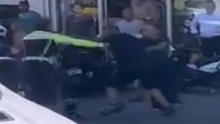 İzmirde polise tekmeli yumruklu saldırı