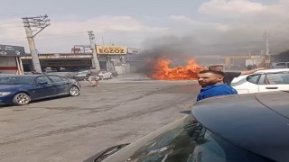 Jaguarın elektrikli arabası kendi kendine yandı