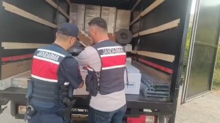 Jandarma adblue bidonlarına gizlenmiş 555 litre etil alkol ele geçirdi