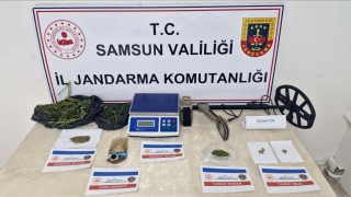 Jandarma tarafından uyuşturucuyla yakalandı