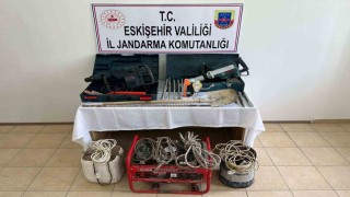 Kaçak kazı yaparken suçüstü yakalandılar