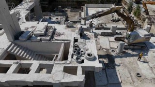 Kadıköydeki spor kompleksi tamamlanamadan çürümeye terk edildi