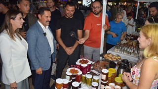 Kadın El Emeği Pazarı Arsuz’da Ziyaretçilerini Ağırlıyor