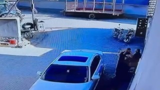 Kadınların saç baş sokak kavgası kamerada