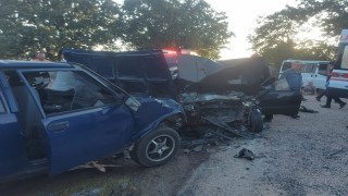 Kafa kafaya çarpıştılar: 1 ölü, 3 ağır yaralı