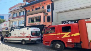 Kafede fritözden çıkan yangın paniğe neden oldu