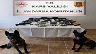 Kağızmanda çok sayıda silah ve mühimmat ele geçirildi