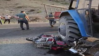 Kağızmanda traktör ile motosiklet çarpıştı: 1 ölü