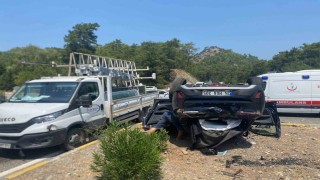 Kamyonetle otomobil çarpıştı: 4 yaralı