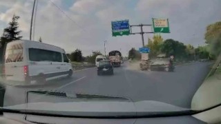 Kamyonla çarpışmaktan kaçınırken demir bariyerlere girdi