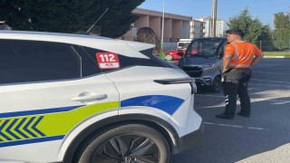 Kapaklıda elektrikli otomobille scooter çarpıştı: 3 yaralı