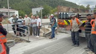 Karayollarına geçit vermediler