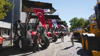 Kars Belediyesinde hizmet coşkusu: 15 yeni iş makinesi törenle hizmete girdi