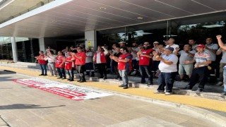 Karşıyaka Belediyesinde sular durulmuyor: İşçiler de memurlar da grevde