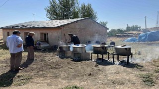 Karsta 78 yaşındaki düğün aşçısı 30 yıldır kazanda aşk pişiriyor