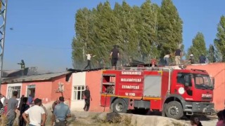 Karsta evde yangın paniğe neden oldu