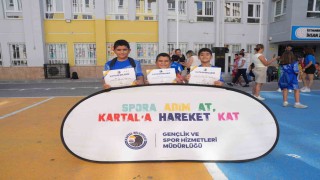 Kartal Belediyesi Yaz Spor Okulunda 300 öğrenci sertifikalarını aldı