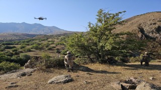 Kaybolan koyunları jandarma dronla buldu