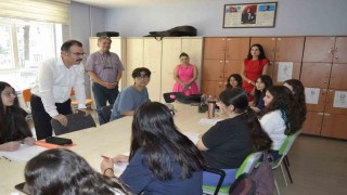 Kaymakam Ateş yaz kursuna katılan öğrenciler ile bir araya geldi