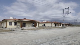 Kaymakam Eroğlu,  Aşağı Kepirce köy evlerindeki çalışmaları inceledi