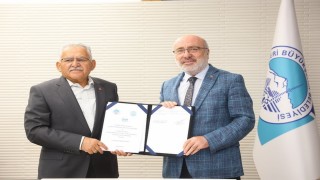 Kayseri Üniversitesi öğrencilerine sanat ve eğitim desteği