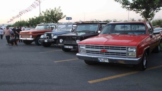 Kayseride klasik otomobiller sahne aldı