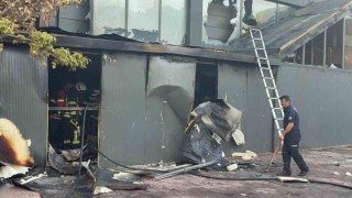 Kayseride yangın depoyu küle çevirdi