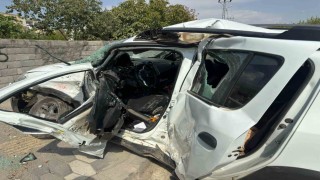 Kazada ağır yaralanan sürücü hayatını kaybetti