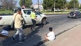 Kazada babasının otomobilinin halini gören küçük çocuk gözyaşlarını tutamadı