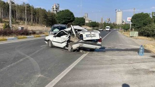 Kazada Fiat marka otomobil hurdaya döndü, sürücüsü yaralandı