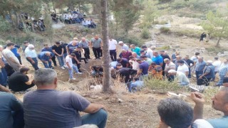 Kazada ölen 2 çocuk annesi gözyaşlarıyla toprağa verildi